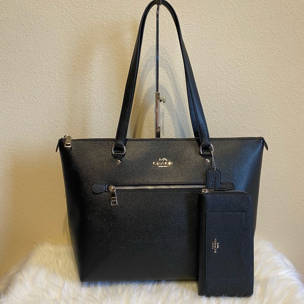 Coach purse and wallet set